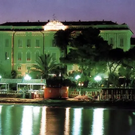 Hotel Paradiso 3*