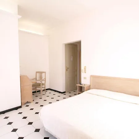 فندق Hotel Paradiso دْيانو مارينا